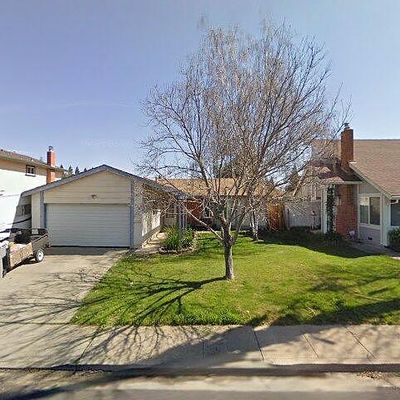 136 Longview Dr, Vacaville, CA 95687