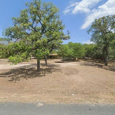 137 Royal Oaks Rd, Kerrville, TX 78028