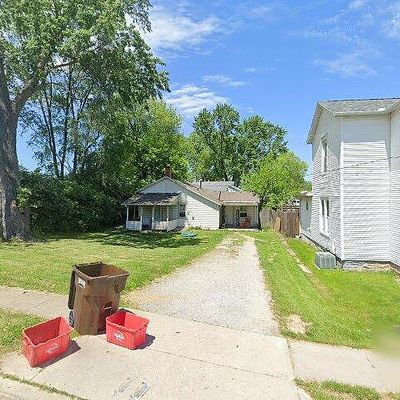 137 W Plum St, Tipp City, OH 45371