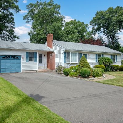 14 Evergreen Rd, Manchester, CT 06042