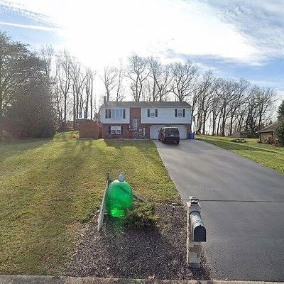 140 Greenwood Rd, Spring Grove, PA 17362