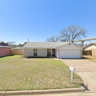 1404 Warren Ln, Fort Worth, TX 76112