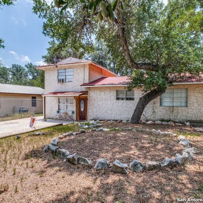 1407 Pebble Beach Rd, Lakehills, TX 78063