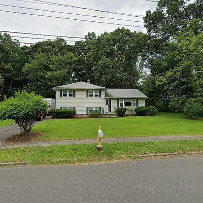 118 Kirk Rd, Hamden, CT 06514