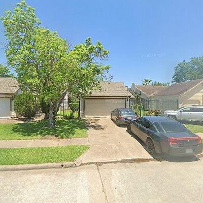 11818 Plumpoint Dr, Houston, TX 77099