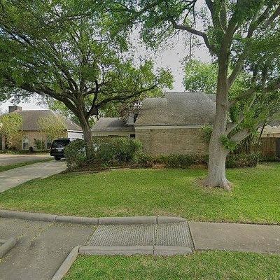 11950 Briar Forest Dr, Houston, TX 77077