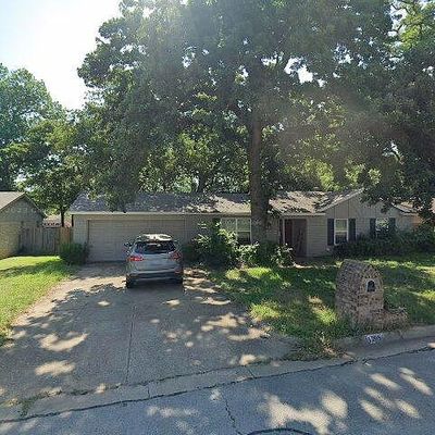 1205 Hallmark Dr, Arlington, TX 76011