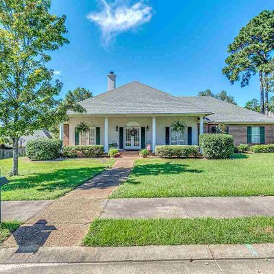 121 Azalea Trails Dr, Brandon, MS 39047