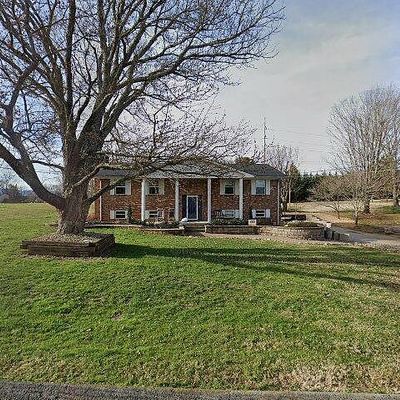 1215 Withers Dr, Maryville, TN 37804