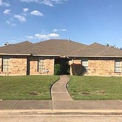 1224 Mockingbird Ln, Desoto, TX 75115