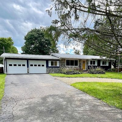 12361 Lakeside Dr, Conneaut Lake, PA 16316