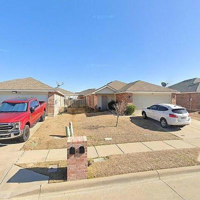 1524 Castle Ridge Rd, Fort Worth, TX 76140