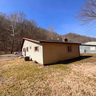 1531 Point Lick Dr, Charleston, WV 25306