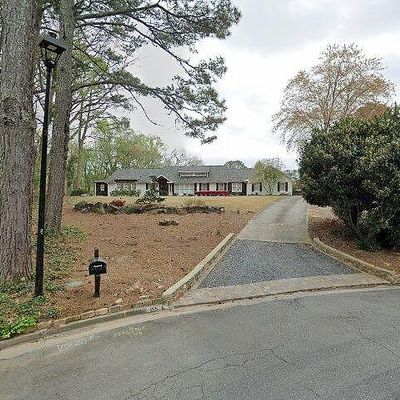 155 Farmstead Ln, Roswell, GA 30075