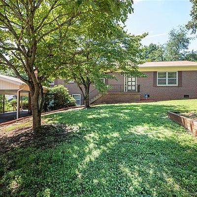 1559 16 Th Avenue Cir Nw, Hickory, NC 28601