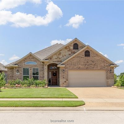 15600 Shady Brook Ln, College Station, TX 77845