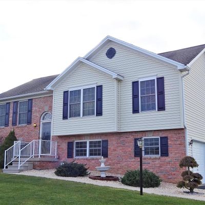 160 Eleahs Xing, Greencastle, PA 17225