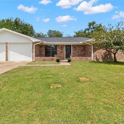 1601 Barak Ln, Bryan, TX 77802