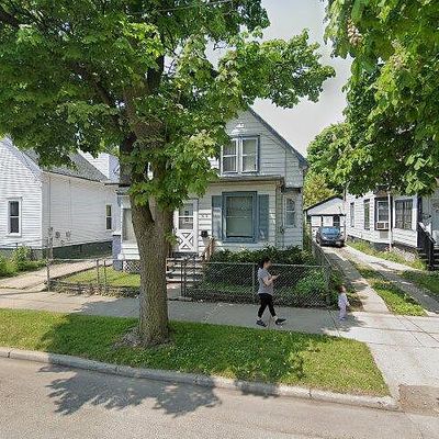 1618 Charles St, Racine, WI 53404