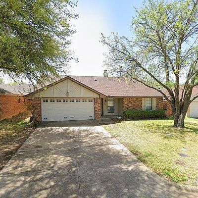 1621 N Bent Tree Trl, Grand Prairie, TX 75052