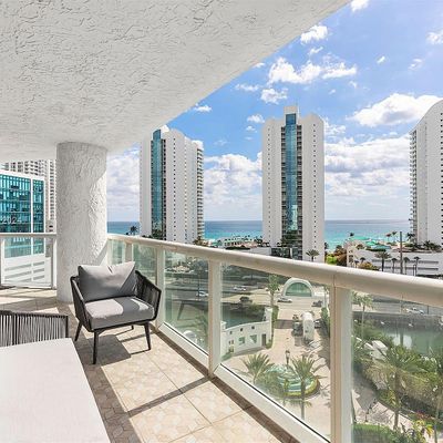 16400 Collins Ave, Sunny Isles Beach, FL 33160