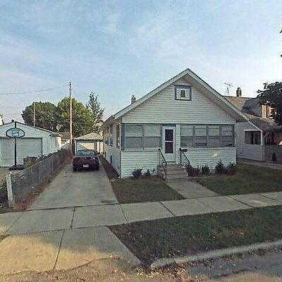 1712 71 St St, Kenosha, WI 53143