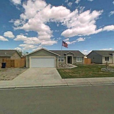 142 Shadow Mountain Dr, Fernley, NV 89408