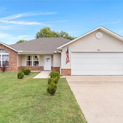 1421 William Ct, Siloam Springs, AR 72761