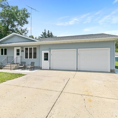 143 Hall Ave Sw, Richmond, MN 56368