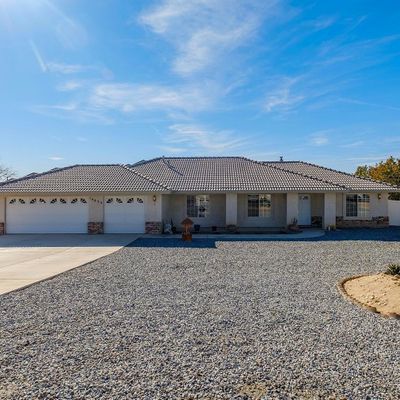 14820 Kokomo Rd, Apple Valley, CA 92307