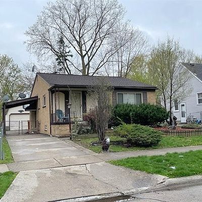 19006 Washtenaw St, Harper Woods, MI 48225