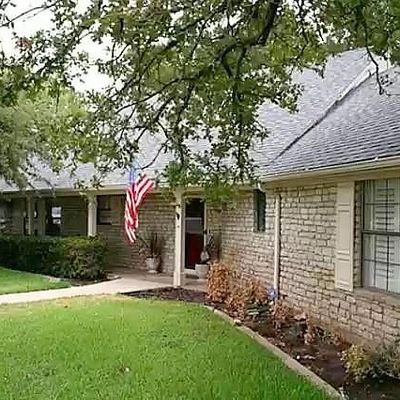 1904 Oakridge Trl, Bridgeport, TX 76426