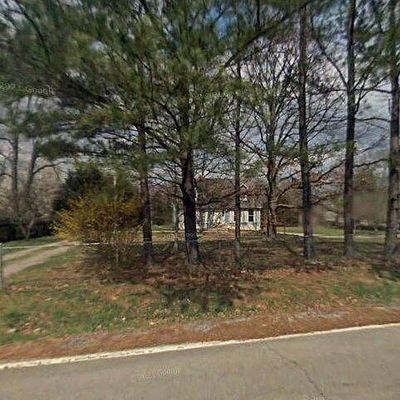 1919 Palmyra Rd, Palmyra, TN 37142