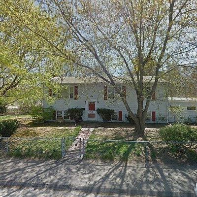 2 Holmes Rd, Coventry, RI 02816