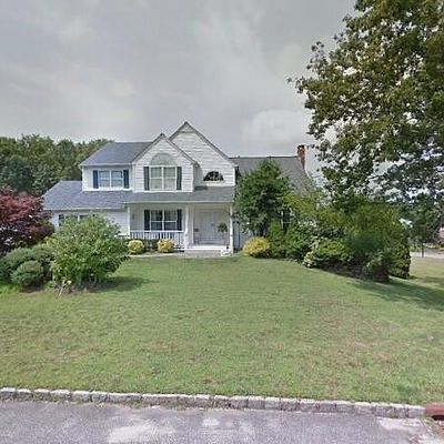 2 Scott Ln, Manorville, NY 11949