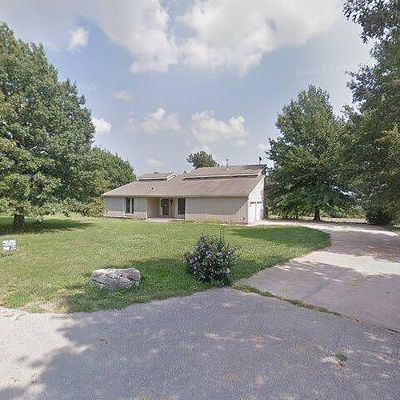 2001 Oak Ln, Oak Grove, MO 64075