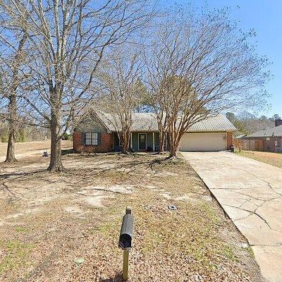 2002 Matthews Dr, Richland, MS 39218