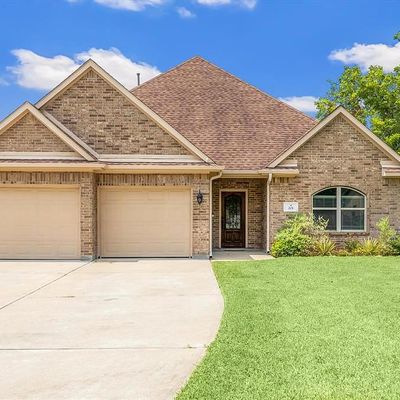 201 Village Dr, Sealy, TX 77474