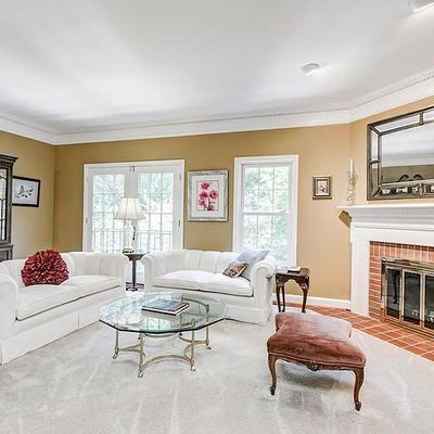 202 Governors Ct, Falls Church, VA 22046