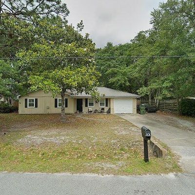 204 Honey Lane Cir, Hinesville, GA 31313