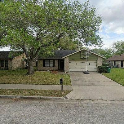 206 Chesapeake Ave, Victoria, TX 77904