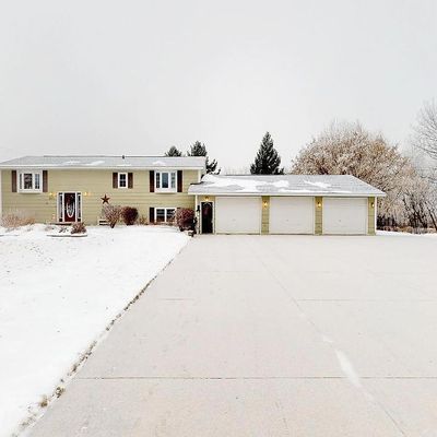 206 Pine St Sw, New London, MN 56273