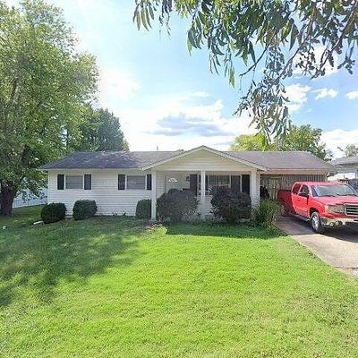 208 Beau Maye Ave, Elsberry, MO 63343