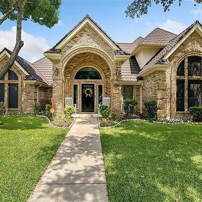 1736 Woodhill Ln, Bedford, TX 76021