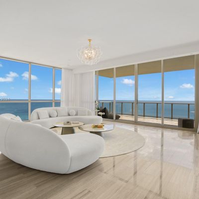 17749 Collins Ave, Sunny Isles Beach, FL 33160