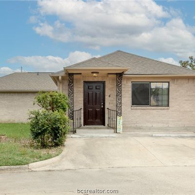 1816 Brothers Blvd, College Station, TX 77845