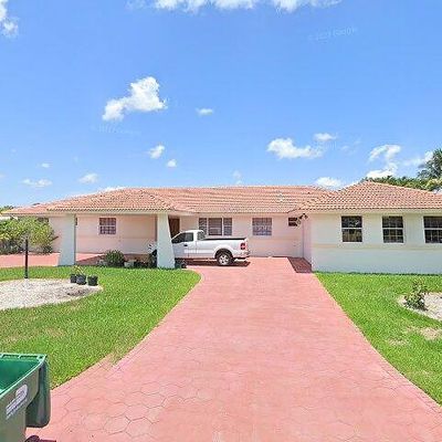 18701 Wentworth Dr, Hialeah, FL 33015