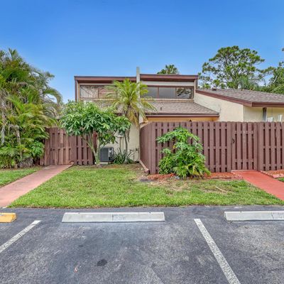 1871 Abbey Rd, West Palm Beach, FL 33415