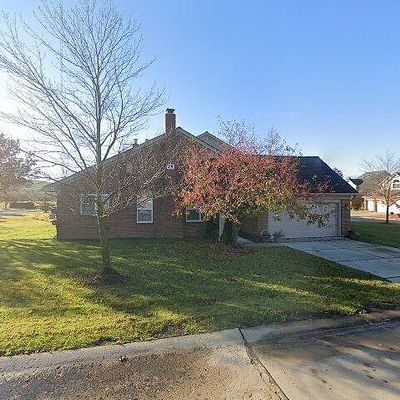 18760 Hilltop Cir, Riverview, MI 48193