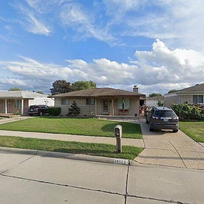 18772 Voiland St, Roseville, MI 48066